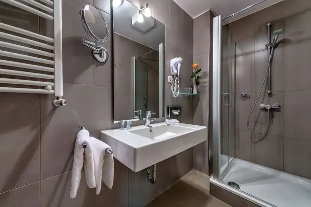 Comfort Tek Büyük Yataklı Oda