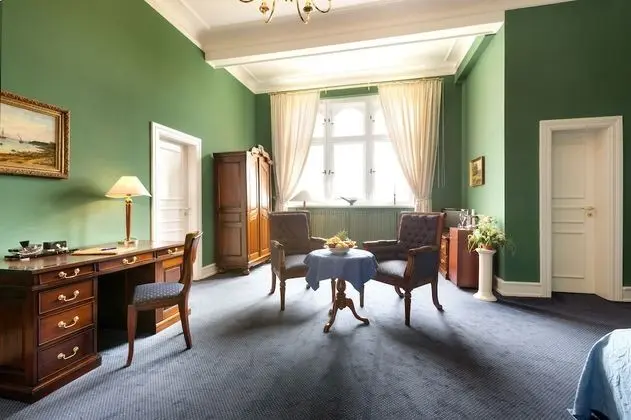 Deluxe Tek Büyük Yataklı Oda