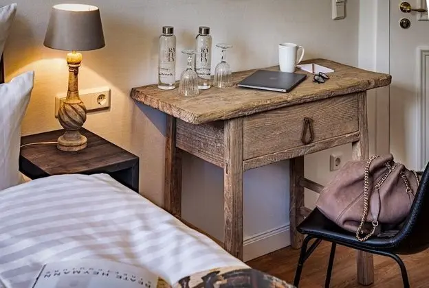 Classic Tek Büyük Yataklı Oda