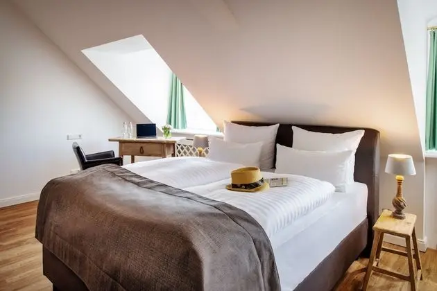 Classic Tek Büyük Yataklı Oda