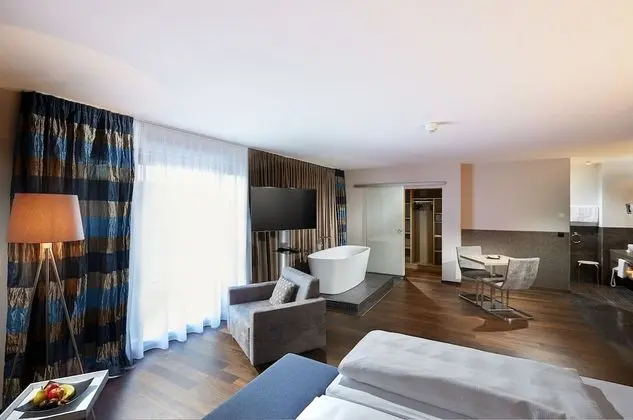 Deluxe Süit, Birden Çok Yatak, Balkon, Havuz Manzaralı