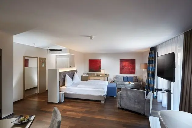 Deluxe Süit, Birden Çok Yatak, Balkon, Havuz Manzaralı