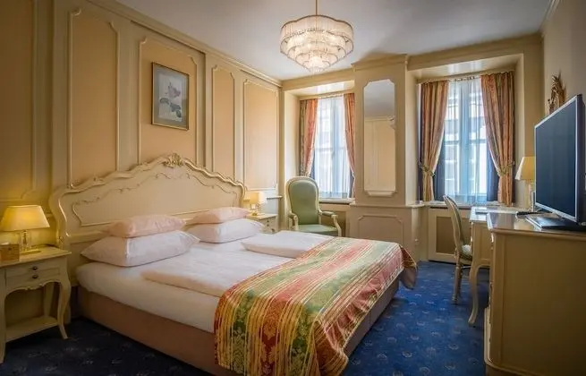 Deluxe Tek Büyük Yataklı Oda