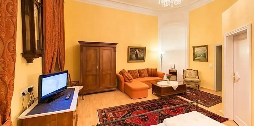 Tek Büyük Yataklı Oda