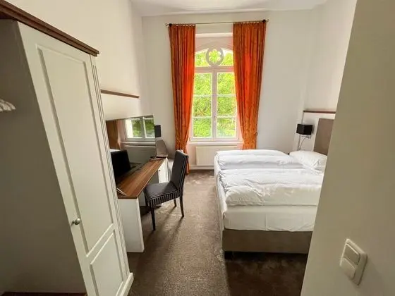 Classic Tek Büyük Yataklı Oda