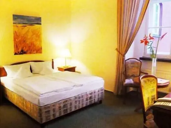 Tek Büyük Yataklı Oda, 1 Çift Kişilik Yatak