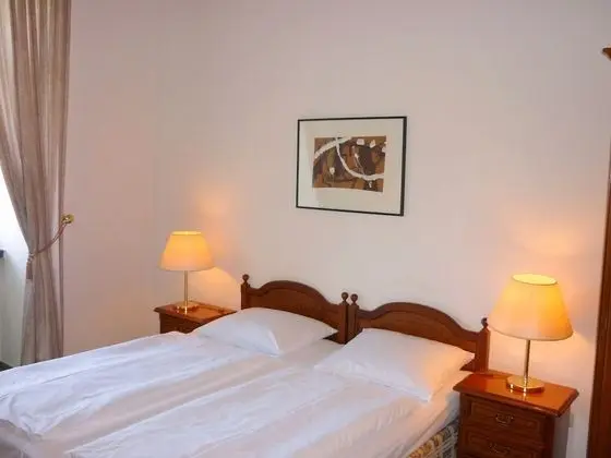 Tek Büyük Yataklı Oda, 1 Çift Kişilik Yatak