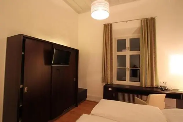 Comfort Büyük Yataklı Tek Kişilik Oda