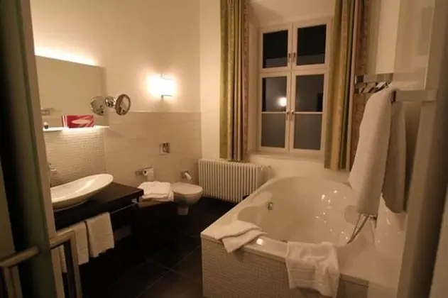 Comfort Büyük Yataklı Tek Kişilik Oda