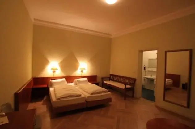 Standard Büyük Yataklı Tek Kişilik Oda