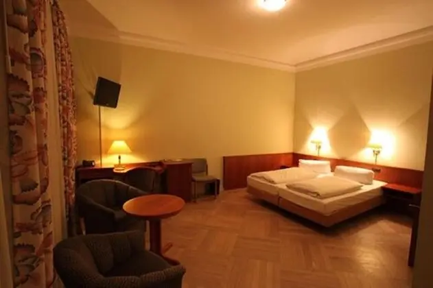 Standard Büyük Yataklı Tek Kişilik Oda