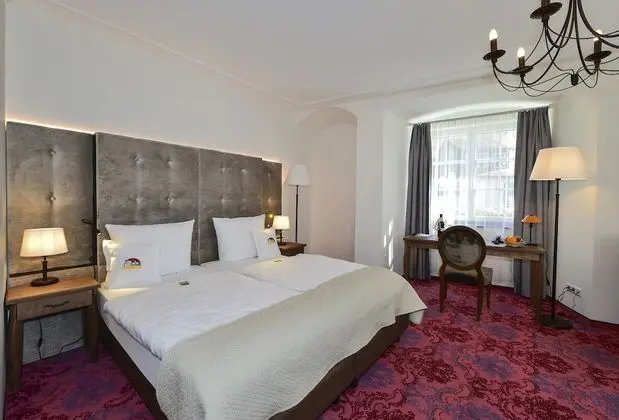 Süit (partially with sea view)