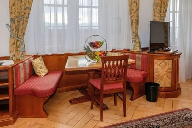 Süit (partially with sea view)