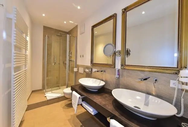 Süit (partially with sea view)