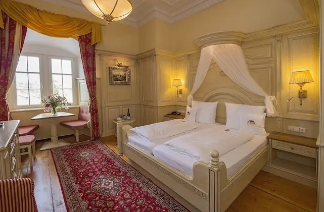 Tek Büyük Yataklı Oda