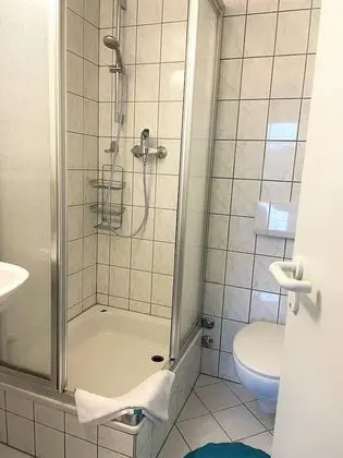 Basic Tek Büyük Yataklı Oda, Banyolu/Duşlu, Bahçe Manzaralı (Forsthaus 2)