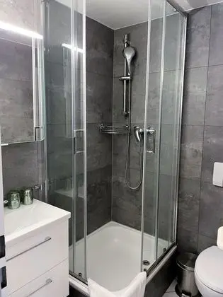 Basic Tek Büyük Yataklı Oda, Banyolu/Duşlu, Nehir Manzaralı (Forsthaus 13)