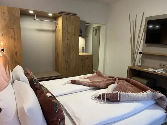 Tek Büyük Yataklı Oda, Balkon