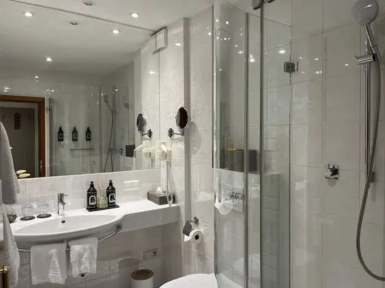 Tek Büyük Yataklı Oda, Balkon