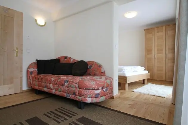 Junior Süit, Balkon