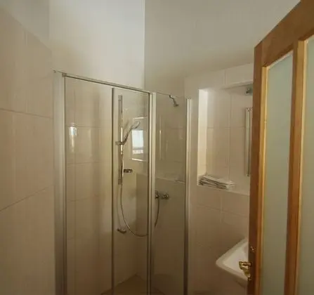 Junior Süit, Balkon