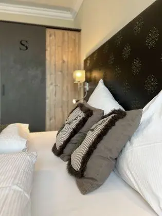 Comfort Tek Büyük Yataklı Oda, Balkon, Göl Manzaralı