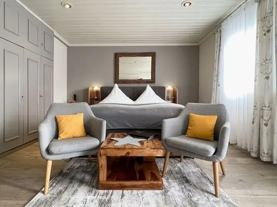 Comfort Tek Büyük Yataklı Oda, Balkon, Göl Manzaralı