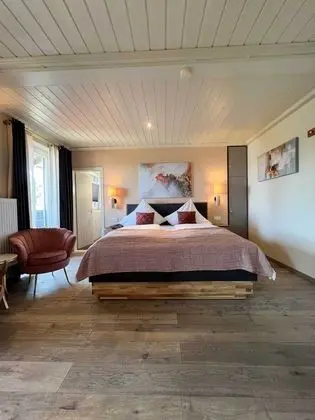 Comfort Tek Büyük Yataklı Oda, Balkon, Göl Manzaralı