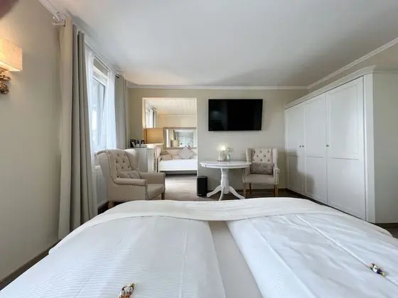Deluxe Tek Büyük Yataklı Oda, Balkon, Göl Manzaralı