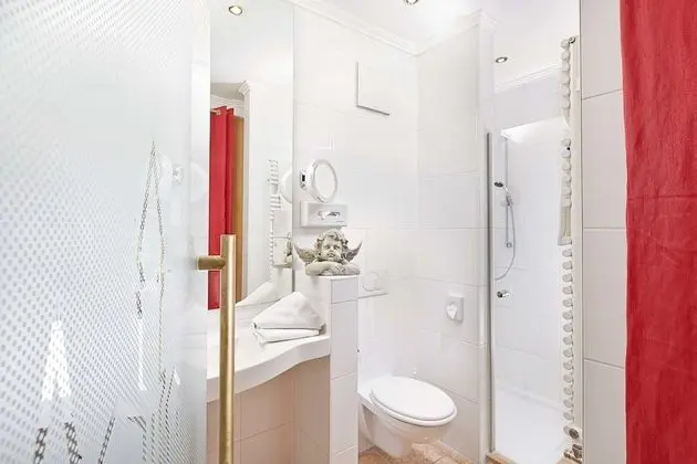 Classic Single Room with Shower