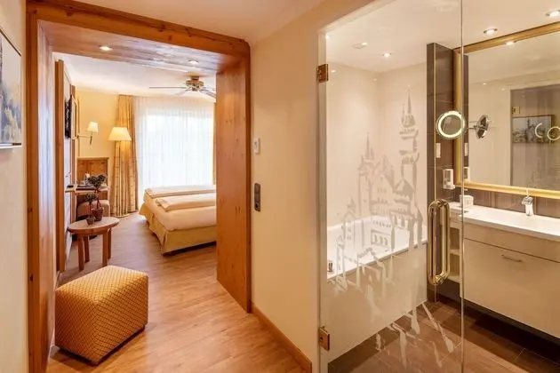 Comfort Tek Büyük Yataklı Oda, Balkon, Bahçe Manzaralı (Linderhof)