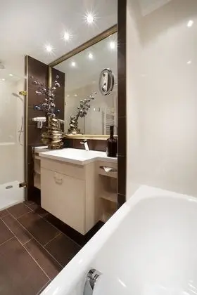 Comfort Tek Büyük Yataklı Oda, Balkon, Bahçe Manzaralı (Linderhof)