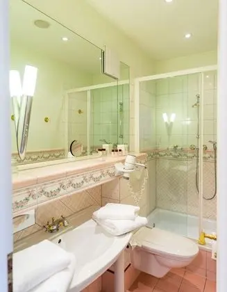 Tek Büyük Yataklı Oda, Balkon (Castle View)