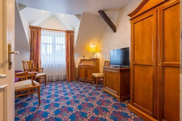 Tek Büyük Yataklı Oda (Castle View)