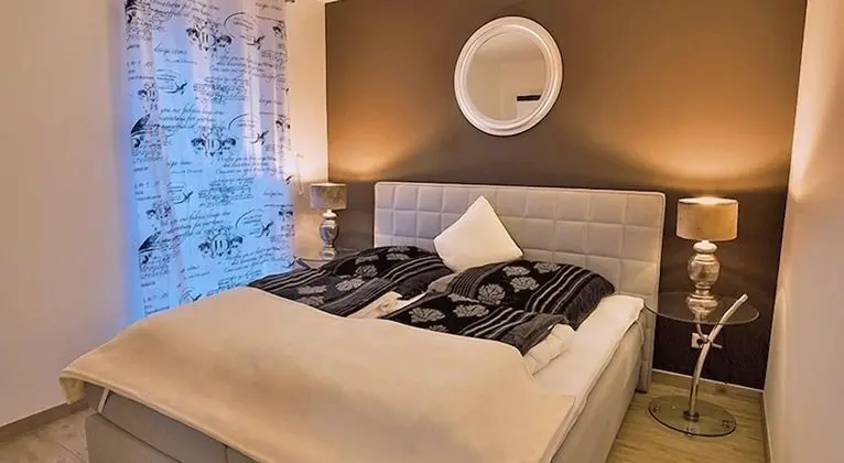 Superior Apart Daire, 2 Yatak Odası, Şömine, Göl Manzaralı