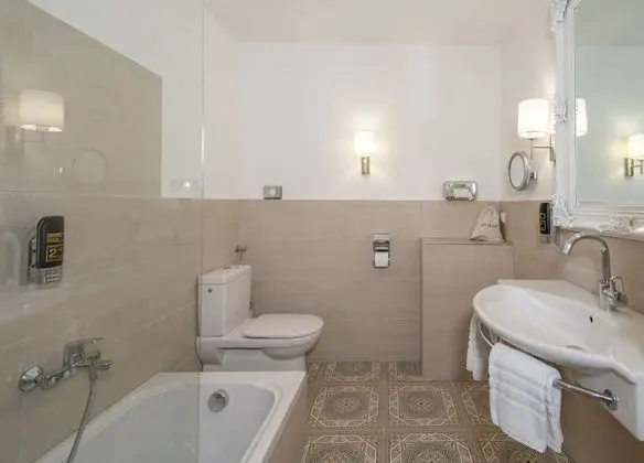 Standard Tek Büyük Yataklı Oda