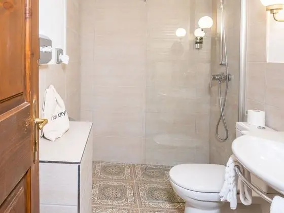 Standard Tek Büyük Yataklı Oda