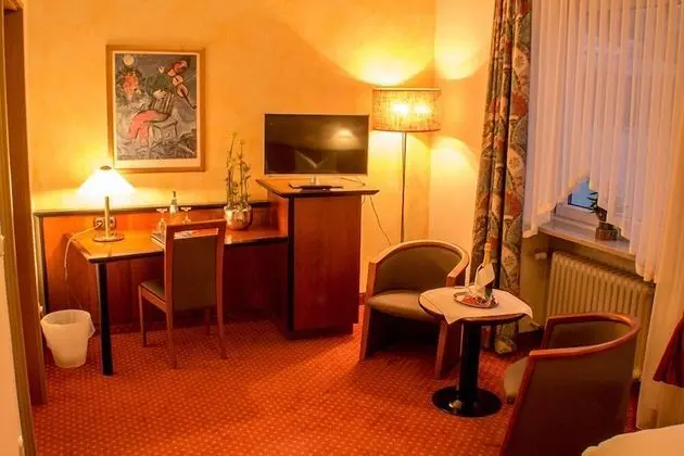 Büyük Yataklı Tek Kişilik Oda