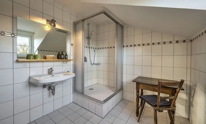 Basic Tek Büyük Yataklı Oda