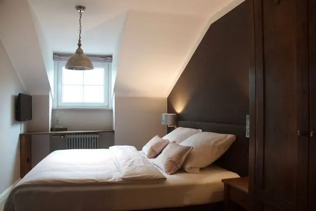 Basic Tek Büyük Yataklı Oda