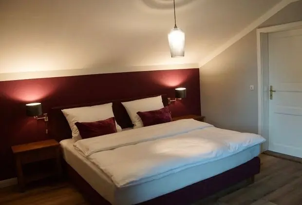 Basic Tek Büyük Yataklı Oda