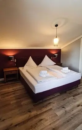 Basic Tek Büyük Yataklı Oda