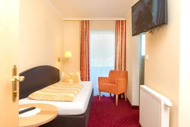 Basic Tek Kişilik Oda, 1 Tek Kişilik Yatak, Sigara İçilmez, Avlu Manzaralı