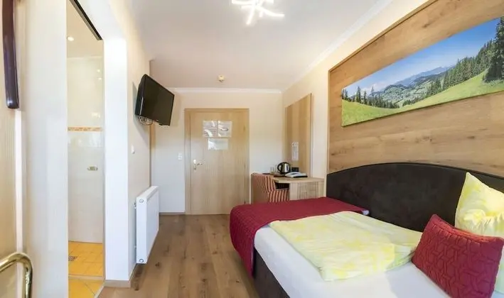 Basic Tek Kişilik Oda, 1 Tek Kişilik Yatak, Sigara İçilmez, Avlu Manzaralı