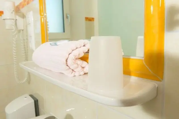 Basic Tek Kişilik Oda, 1 Tek Kişilik Yatak, Sigara İçilmez, Avlu Manzaralı