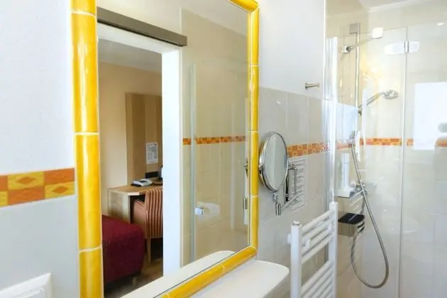 Basic Tek Kişilik Oda, 1 Tek Kişilik Yatak, Sigara İçilmez, Avlu Manzaralı