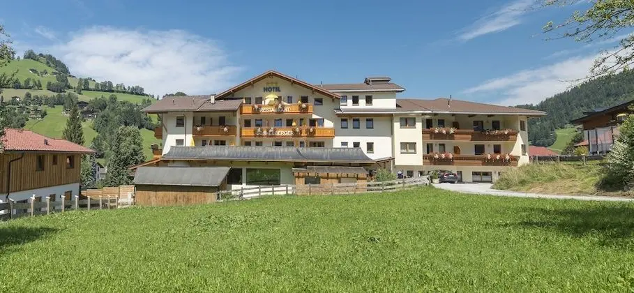 Basic Tek Kişilik Oda, 1 Tek Kişilik Yatak, Sigara İçilmez, Avlu Manzaralı