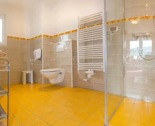 Deluxe Dört Kişilik Oda