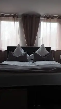 Tek Büyük Yataklı Oda, Bahçe Manzaralı