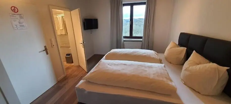 Comfort Tek Büyük Yataklı Oda